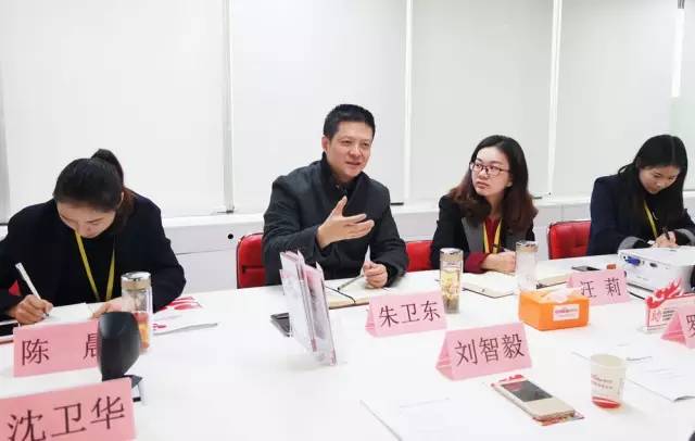 湖北省赤壁市人民政府副市長劉智毅率團(tuán)考察上海東方龍國際商務(wù)平臺
