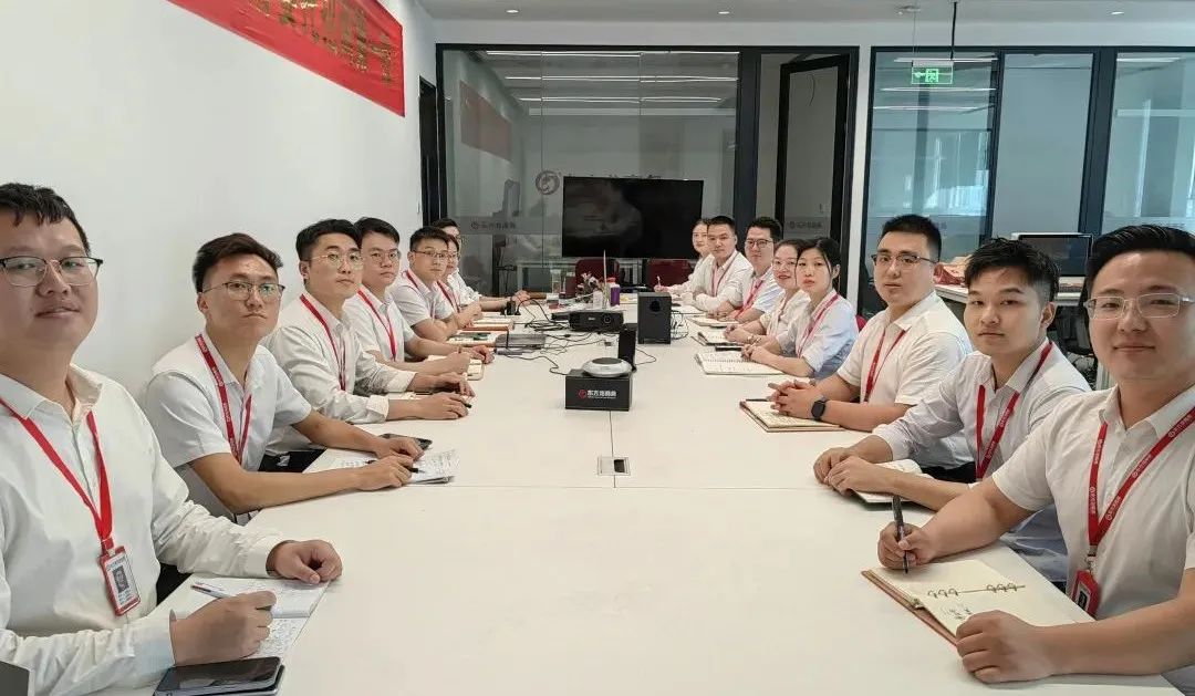 燃情征戰，決勝決戰下半年！東方龍商務集團成功舉行6-7月份月度總結會