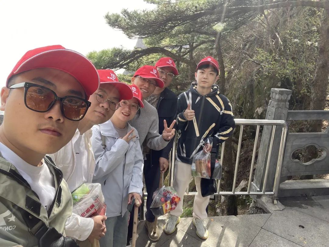 東方龍商務(wù)與春天有個約會！集團100余人赴安徽黃山“團建”，太嗨了！“奔跑二季度”——我們準備好了！