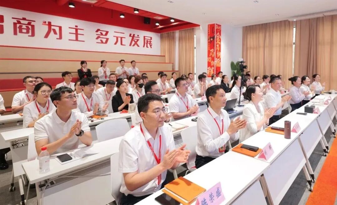 【項(xiàng)目評估會(huì)現(xiàn)場直播】堅(jiān)持“項(xiàng)目落地”第一性原理，定向開發(fā)占比超80%！8月中旬，集團(tuán)共27個(gè)優(yōu)質(zhì)投資選址項(xiàng)目通過評估